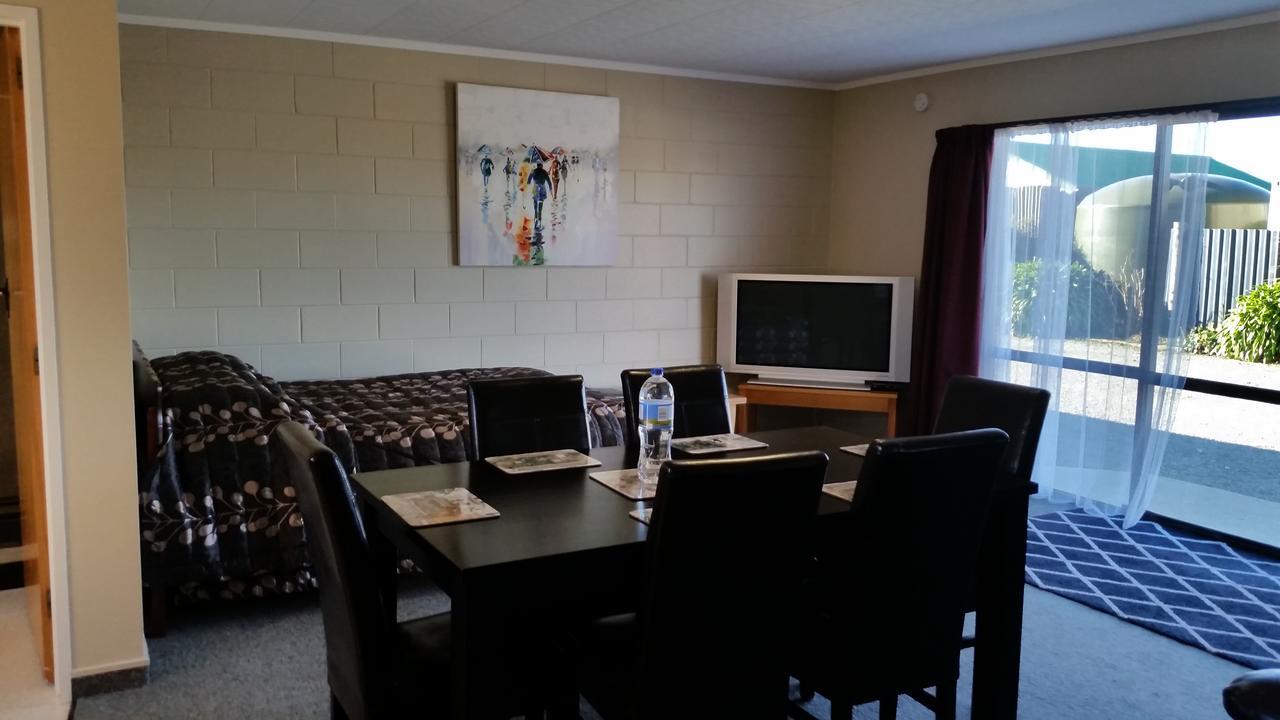 Moeraki Boulders Motel Hampden ภายนอก รูปภาพ