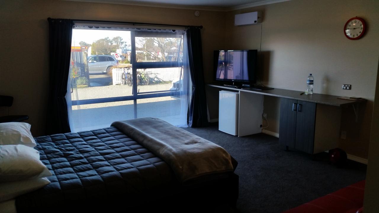 Moeraki Boulders Motel Hampden ภายนอก รูปภาพ